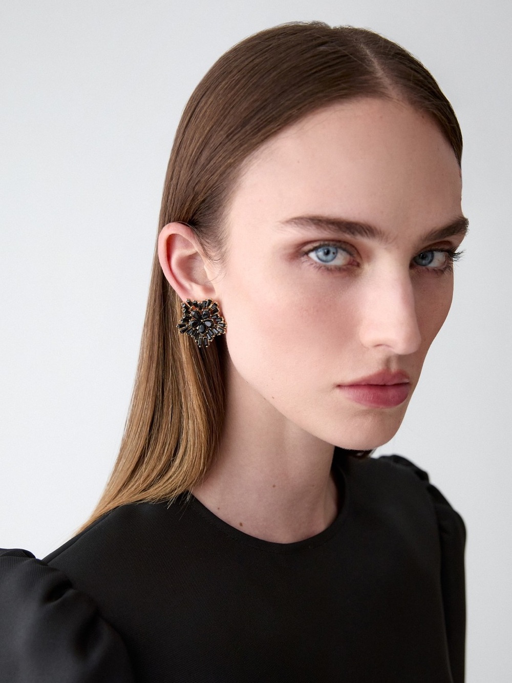 Carolina Herrera crystal snowflake earrings black NWT